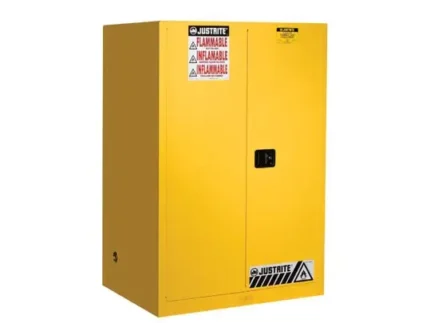 #899020 Gabinete para almacenamiento 90 galones, 2 estantes, 2 puertas, cierre automático, gabinete inflamable, Sure-grip® ex, amarillo - Justrite.